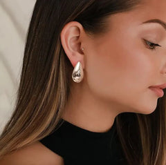 Metal Water Drop Earrings – Niche Luxury Design